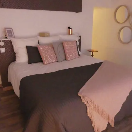 Entre Nous - La Poste *