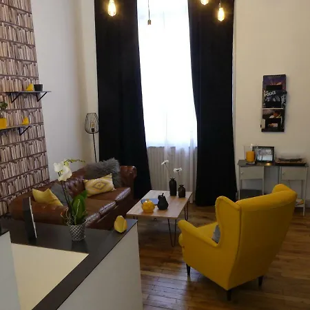 Entre Nous - La Poste