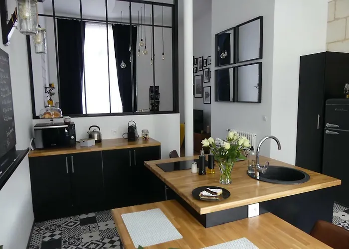 Entre Nous - La Poste * Saumur